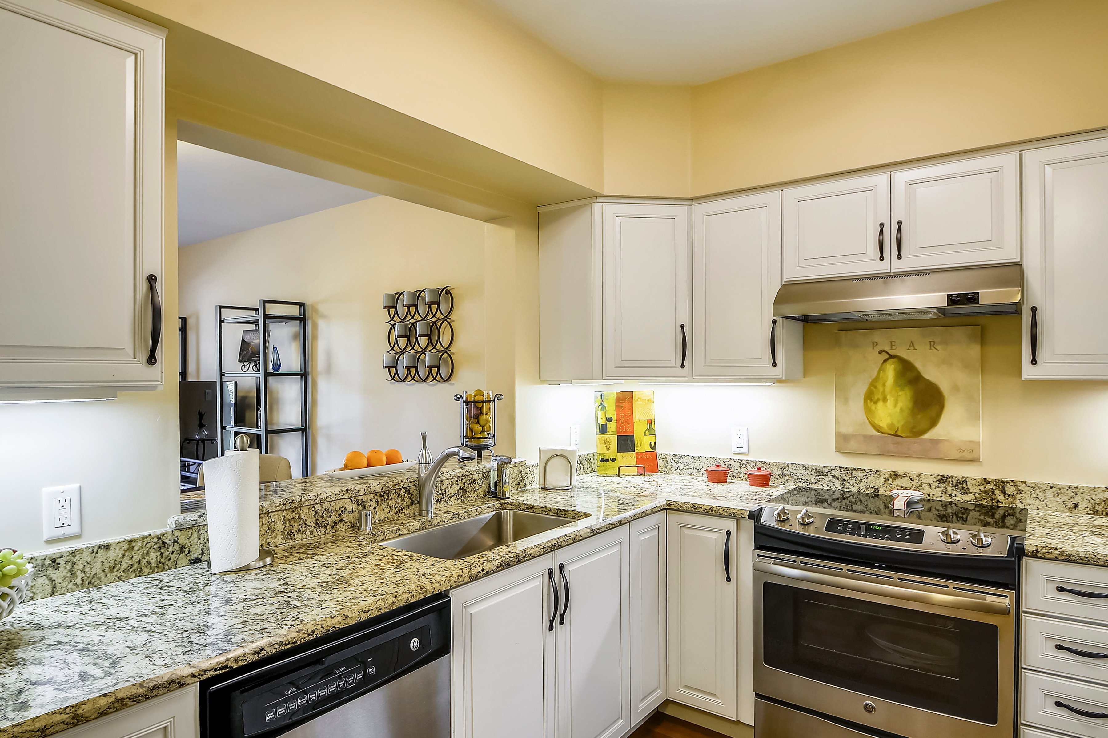 kitchen layout in The Terraces at Los Altos 